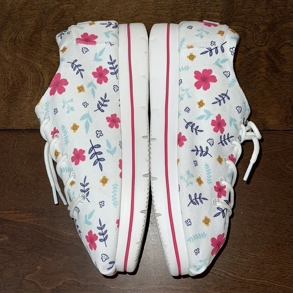 COPY - Tt & Mm Platform Floral Sneakers Sz. 9  like new!